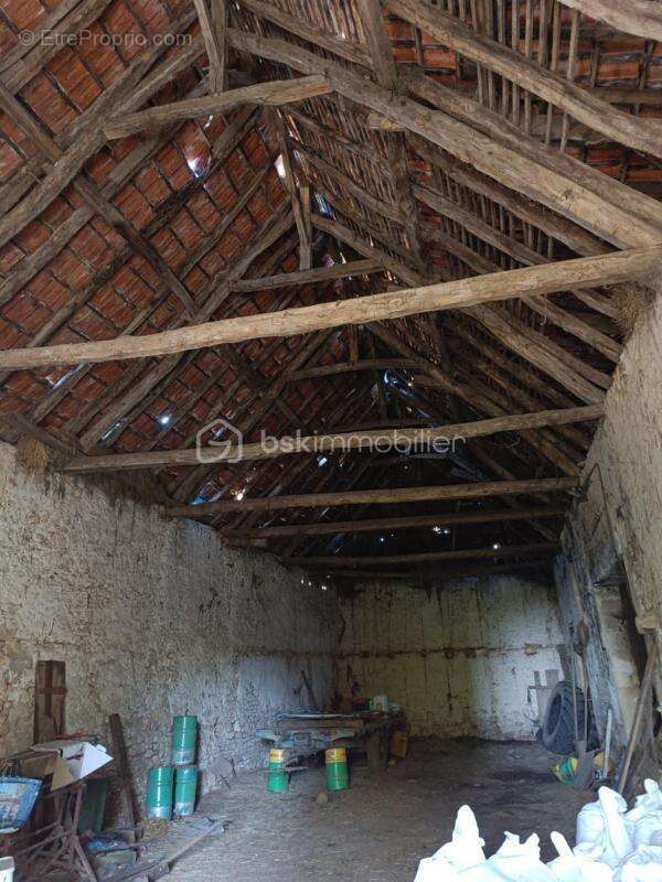 Maison à SAINT-JULIEN-DE-LAMPON