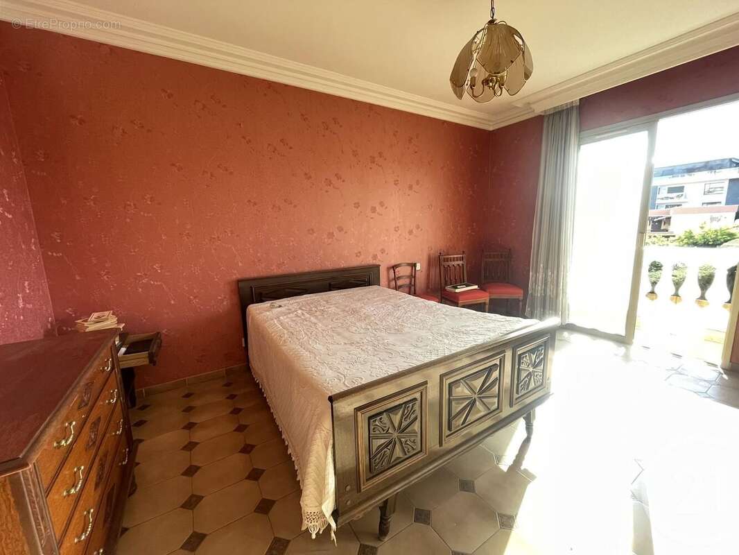 Maison à SAINT-LAURENT-DU-VAR