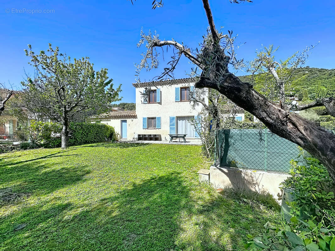 Maison à TOURRETTES-SUR-LOUP