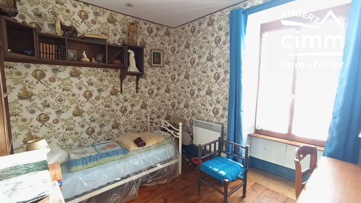 Maison à TOURS-SUR-MEYMONT