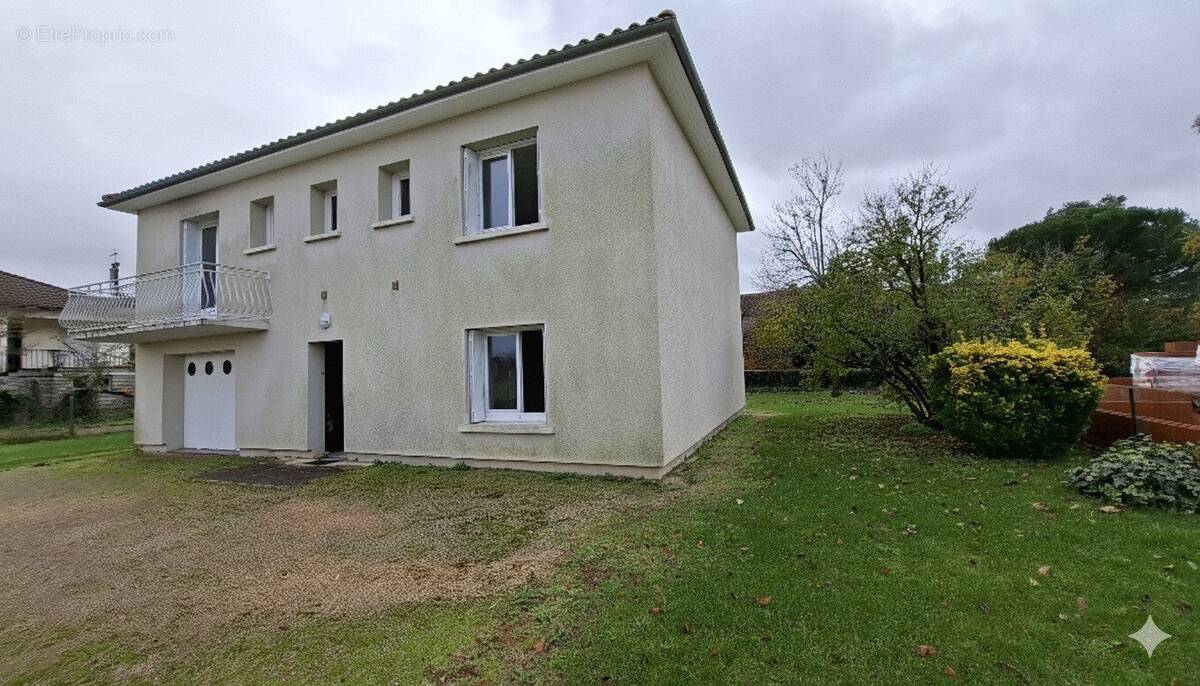 Maison à BIARS-SUR-CERE
