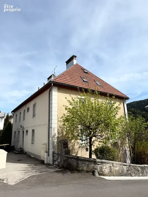 Appartement 3 pièces 62 m² à vendre à Villers-Le-Lac (25130) - photo 3