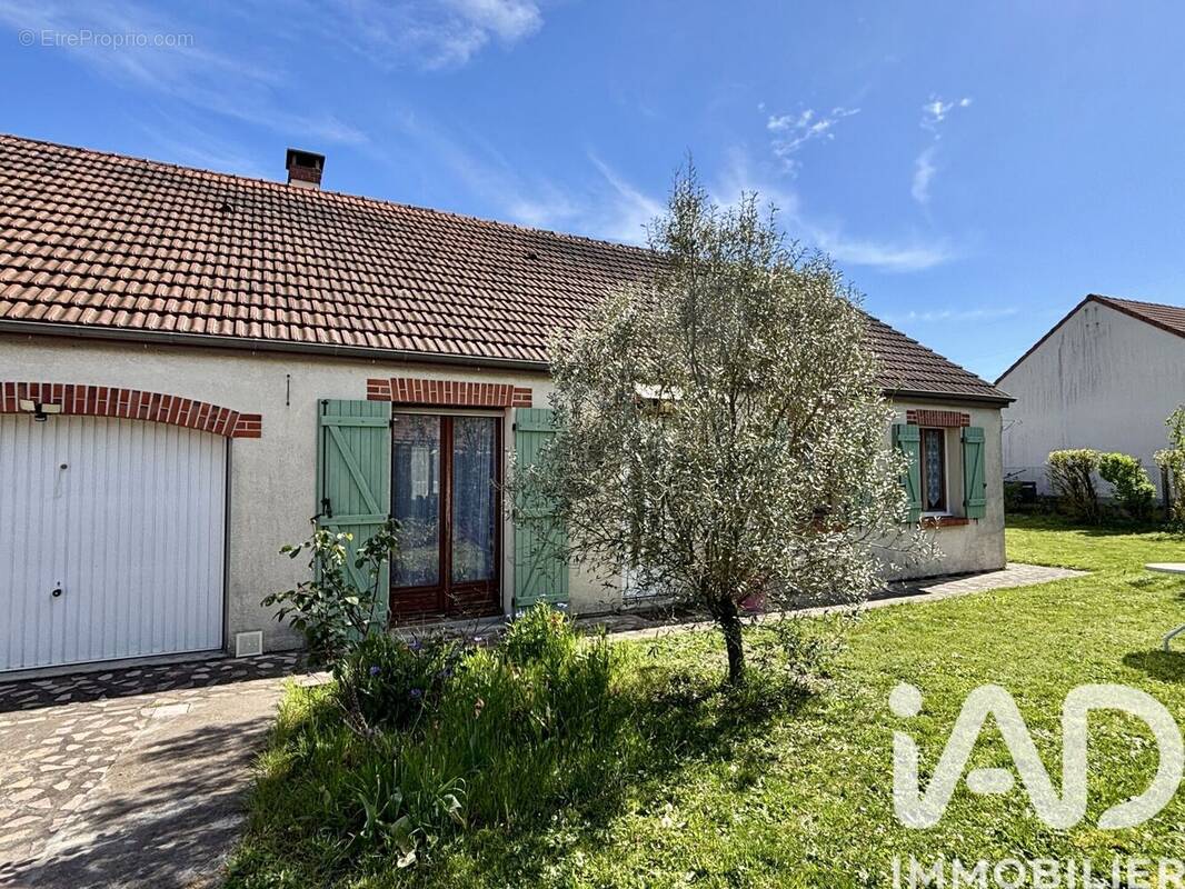 Photo 1 - Maison à ORMES