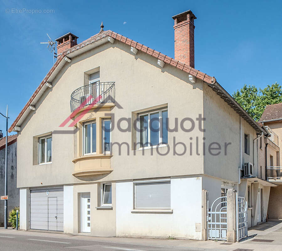 Appartement à LONS-LE-SAUNIER