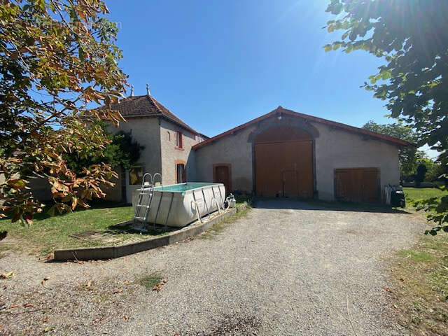 Maison à LUZILLAT