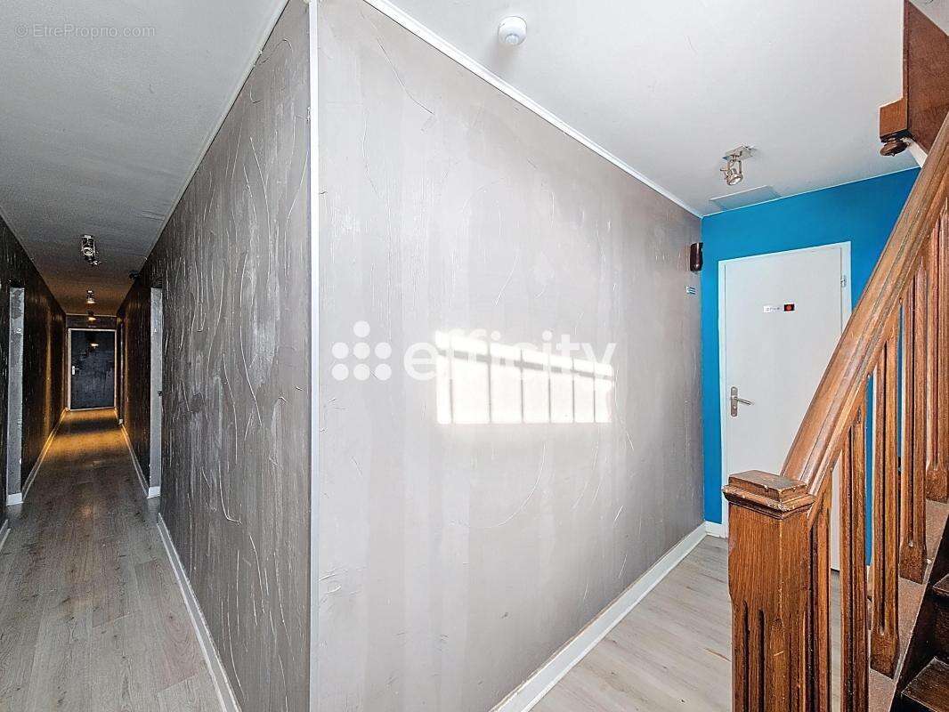 Appartement à NAZELLES-NEGRON