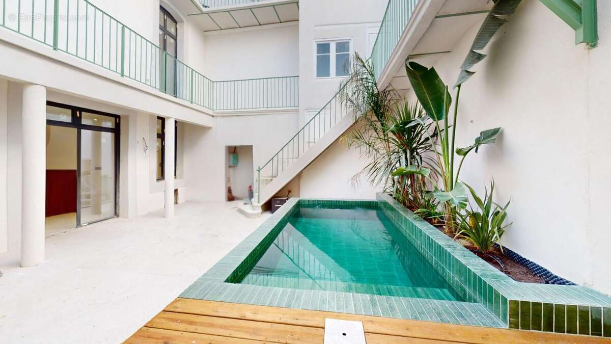 CARCASSONNE BELLEVUE  Une maison de ville qui porte bien son nom. Piscine, garage, 8 pièces 184.64 m2 - photo 11