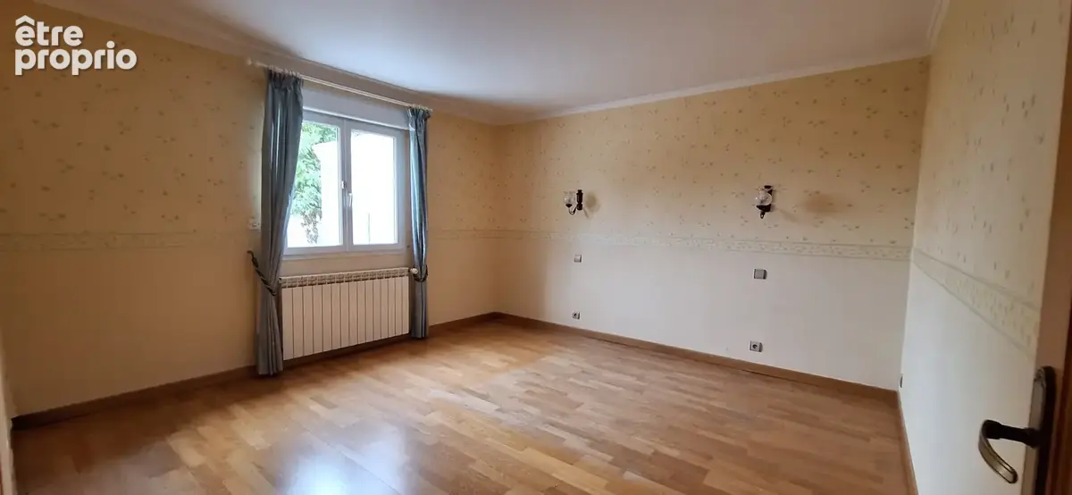 Maison 160m2, 3 chambres, 4/5 chambres possible, veranda,garage sur terrain arbore 755m2 - photo 14