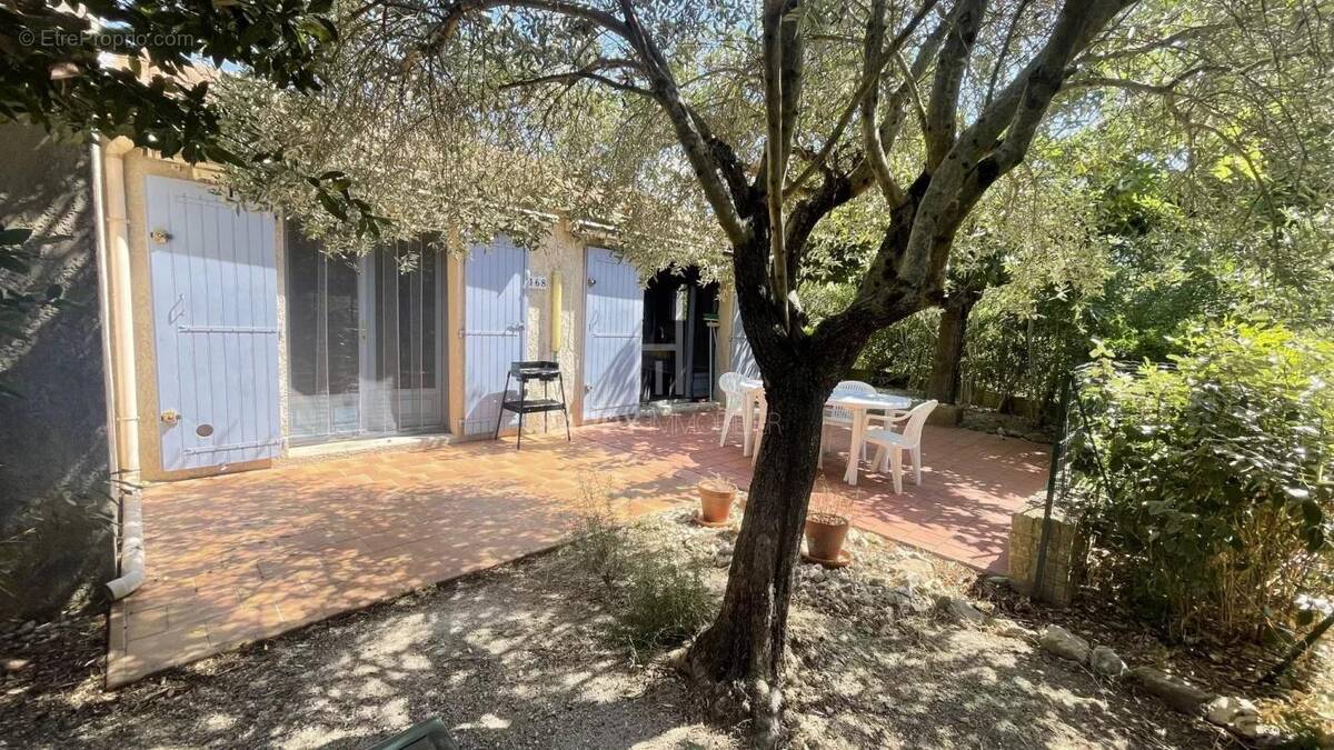 EXCLUSIVITE : Ensemble de deux villas avec jardin - photo 2