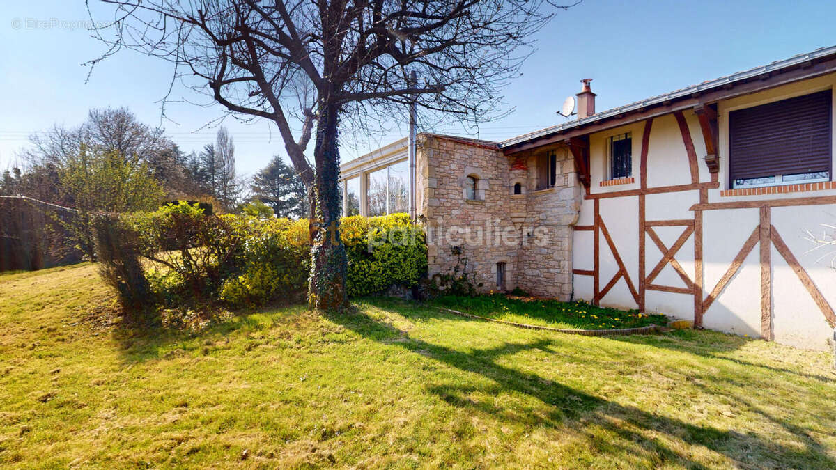 Maison à LES HERBIERS