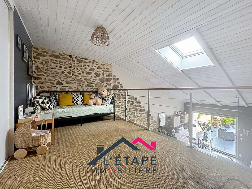 Maison à BEAULIEU-SOUS-LA-ROCHE