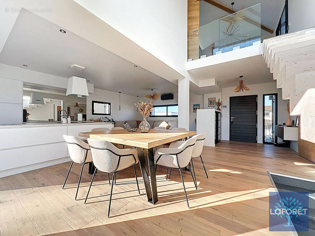 Maison à SAINTE-FOY-D'AIGREFEUILLE