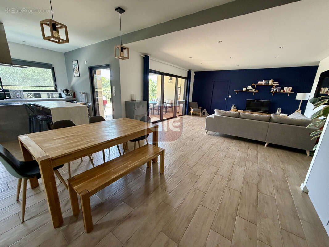 BEAULIEU: Superbe villa contemporaine T4 de plain-pied de plus de 110 m2 - photo 3