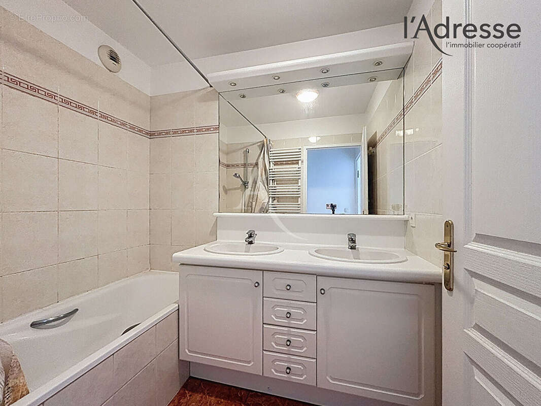 Appartement à SURESNES