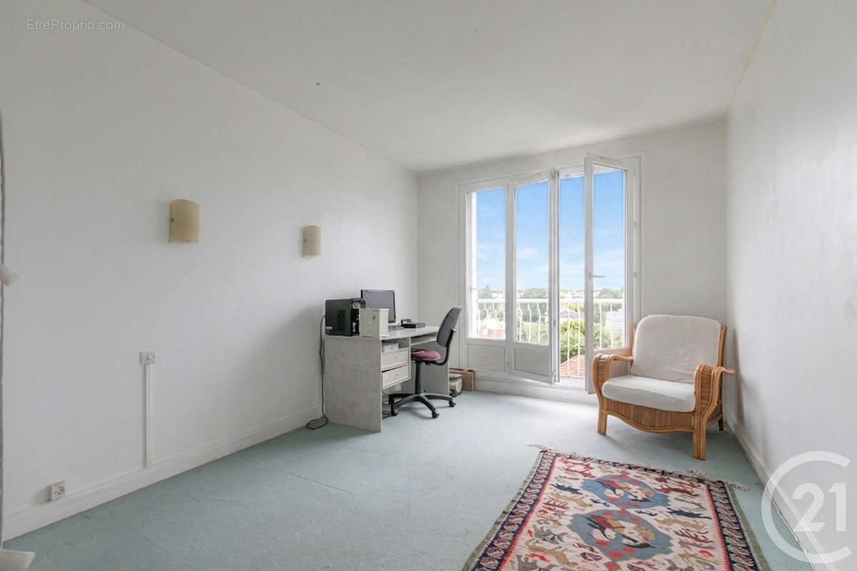 Appartement à SAINT-MAUR-DES-FOSSES