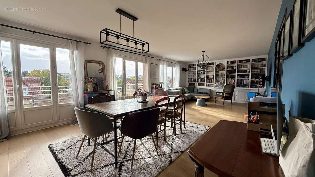 Appartement à LE RAINCY