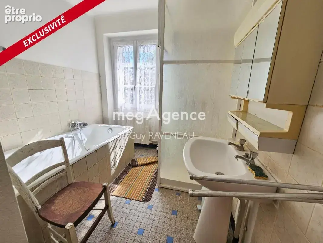 Belle longere avec 250 m² de dependances - photo 9
