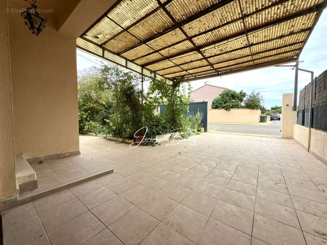 Maison à SAINT-ESTEVE