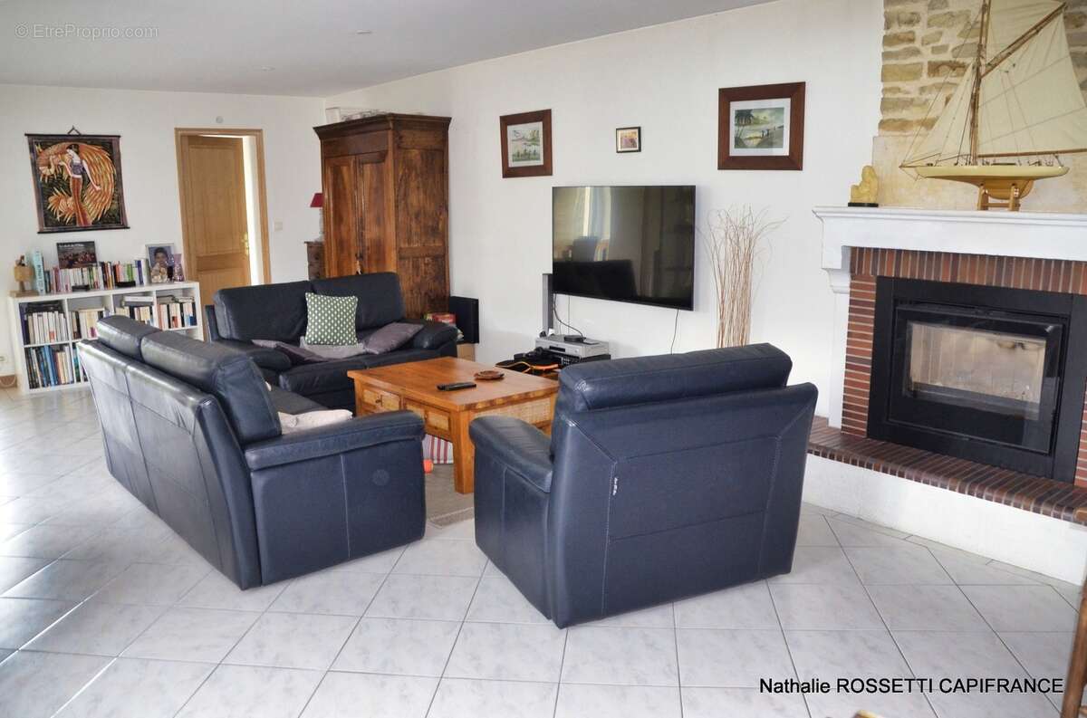 Maison à vendre 6 pièces LA GREVE SUR MIGNON (17)Maison de charme avec jardin paysagé et dépendance – 133 m² habitables sur 947  - photo 16