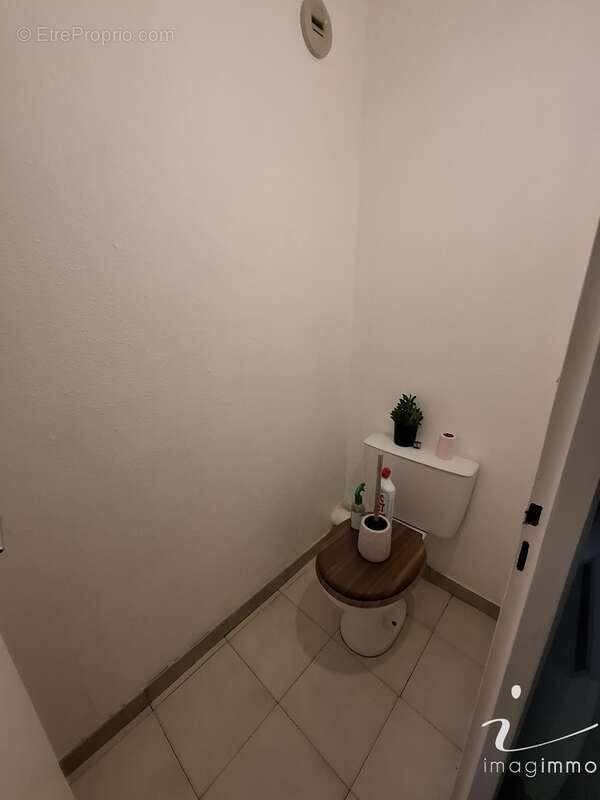 Dans une petite copropriété de 7 lots avec de faibles charges, découvrez cet appartement T3 avec une vue excep - photo 9