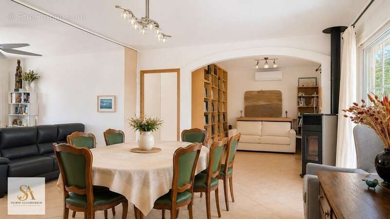 VILLARDONNEL – Villa de plain-pied avec garage, 4 chambres et bureau, sur un terrain de 3 577 m² avec vue dégagée sur la Montagn - photo 6