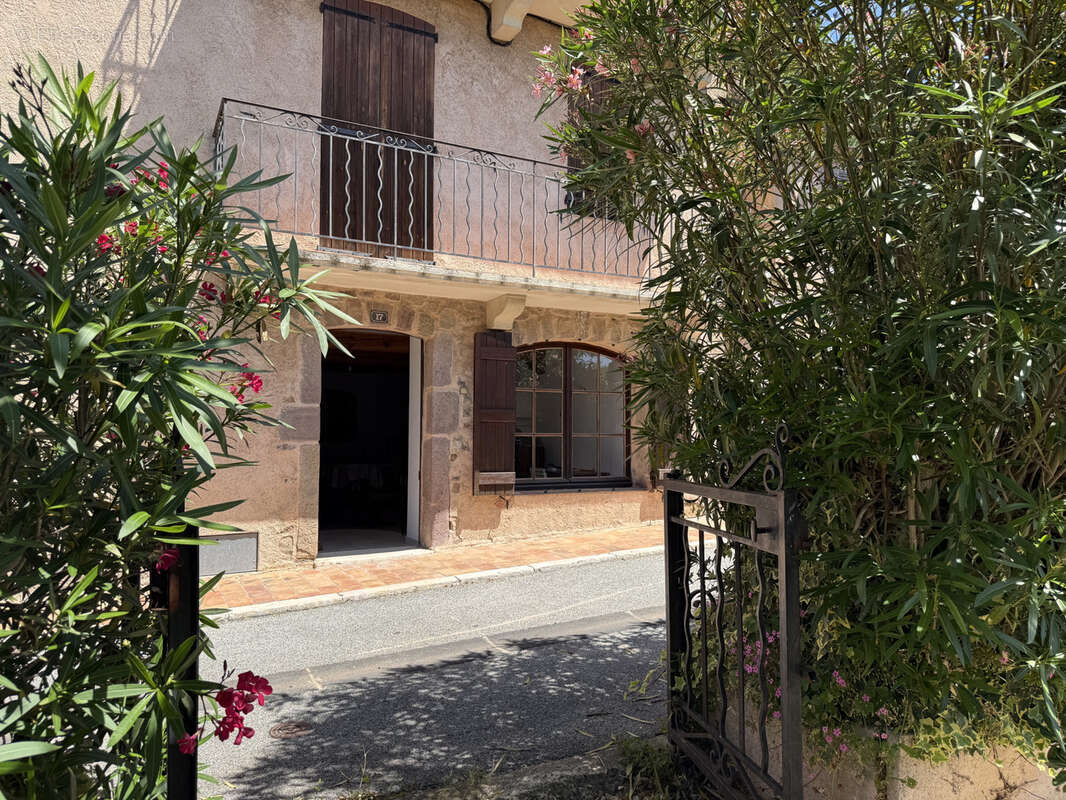 Appartement à LES ADRETS-DE-L'ESTEREL