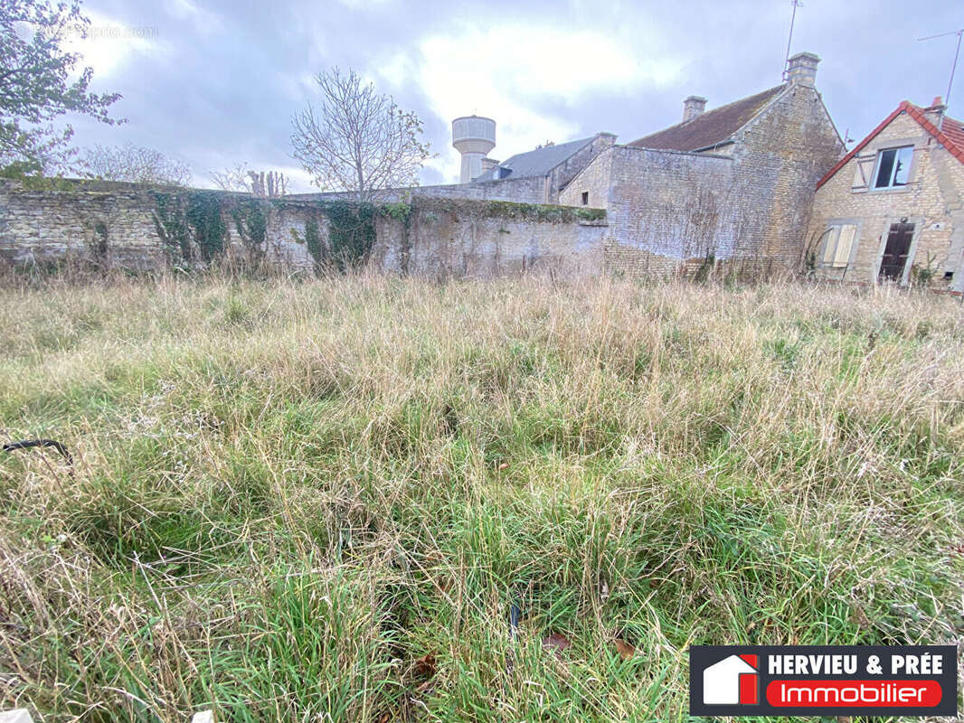 Terrain à DOUVRES-LA-DELIVRANDE