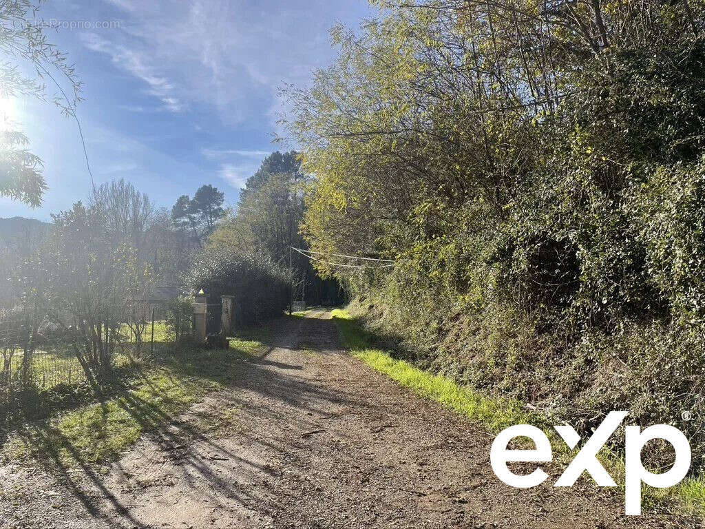 Maison à LE COLLET-DE-DEZE