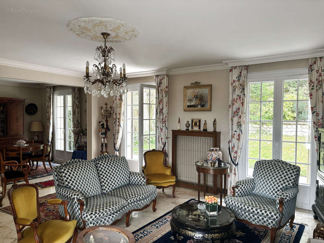 Maison à VERNEUIL-EN-HALATTE