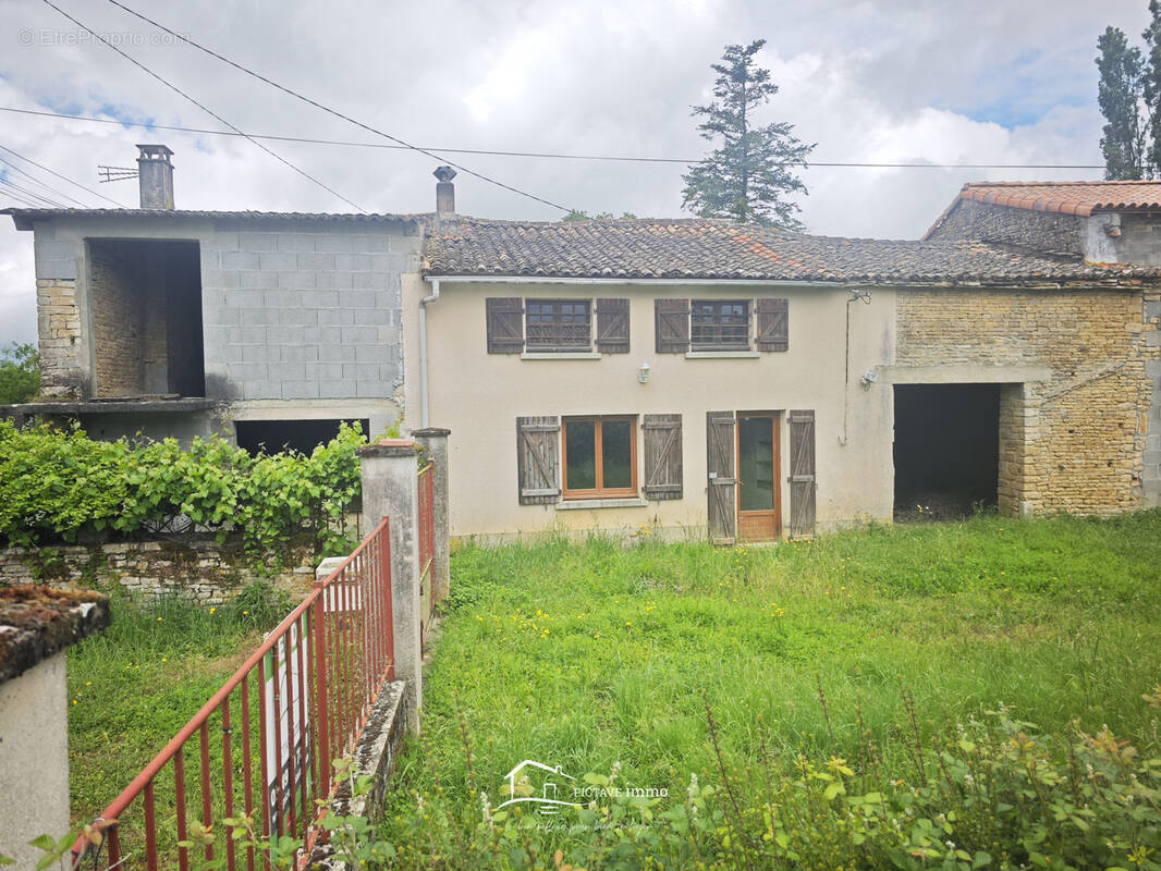 Maison à CHENAY