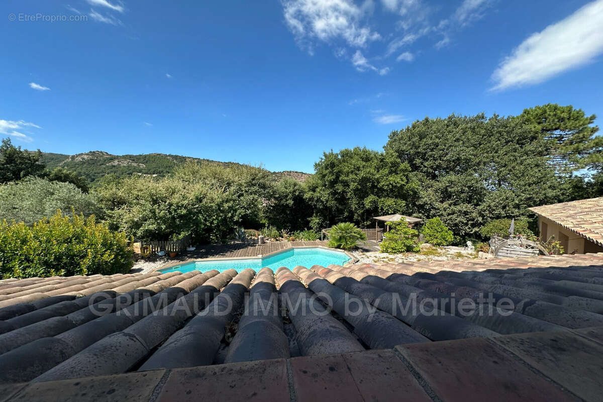 Maison à LA GARDE-FREINET