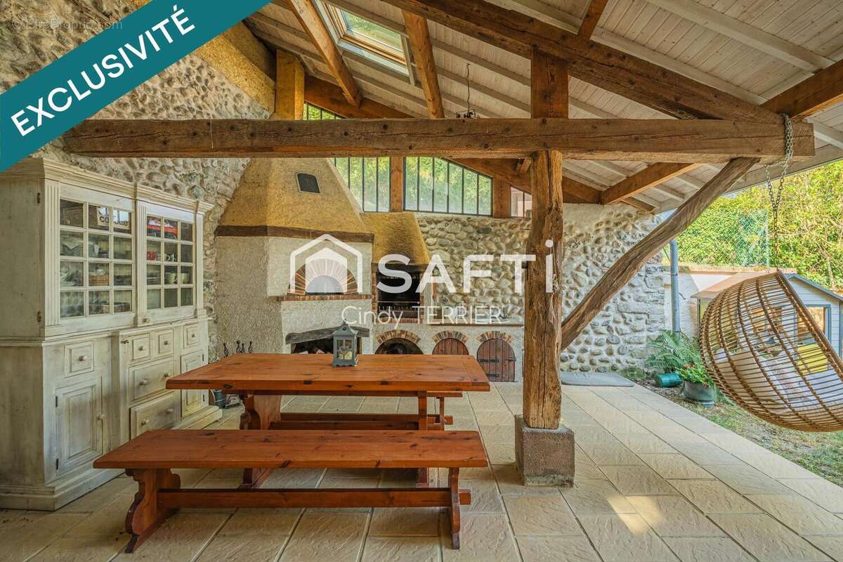 Maison 158 m² à Reaumont  - photo 2