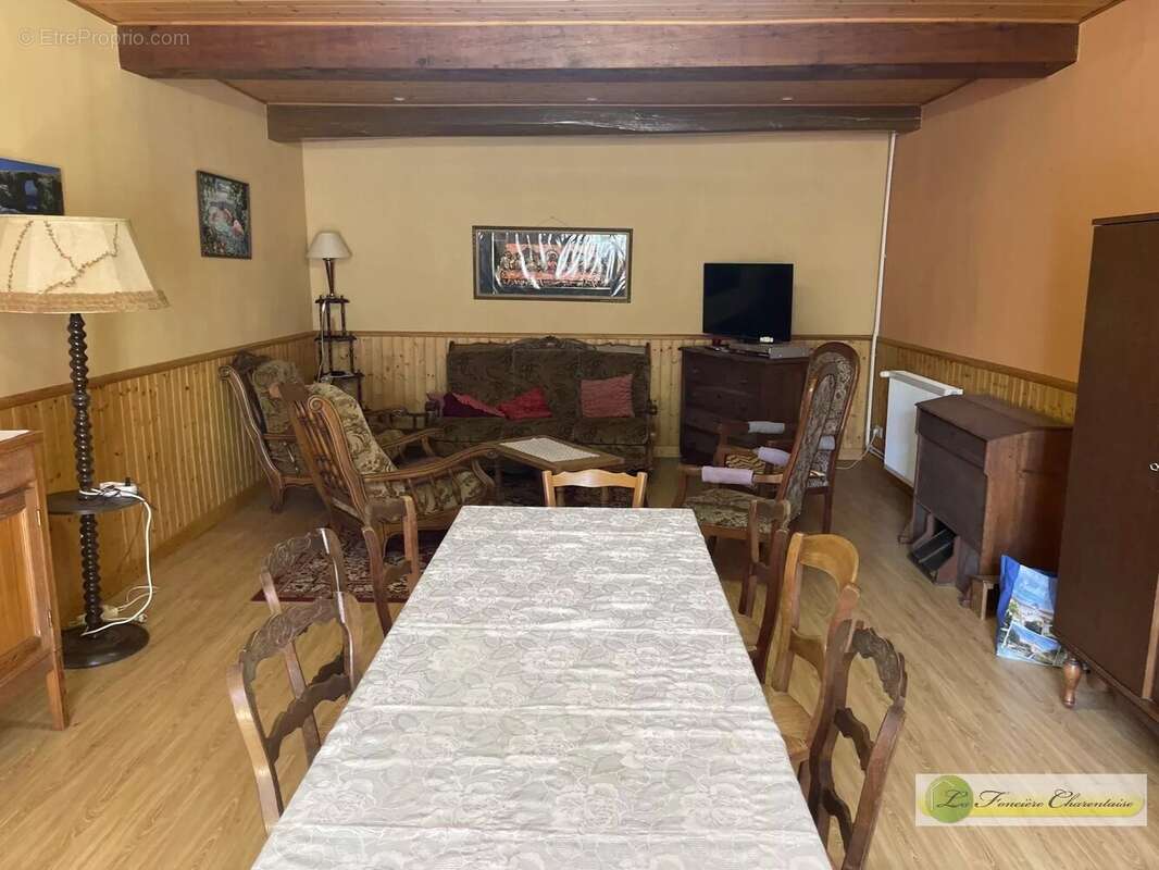 Appartement à Aigre  - photo 12