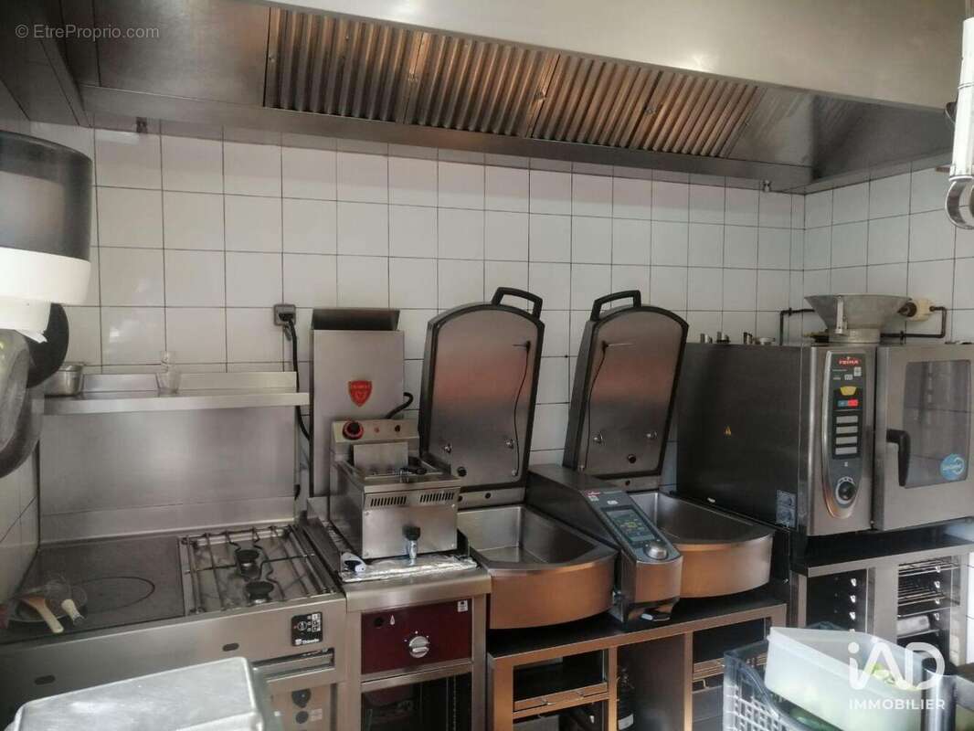 Commerce 320 m² à Les Salles-Sur-Verdon  - photo 5