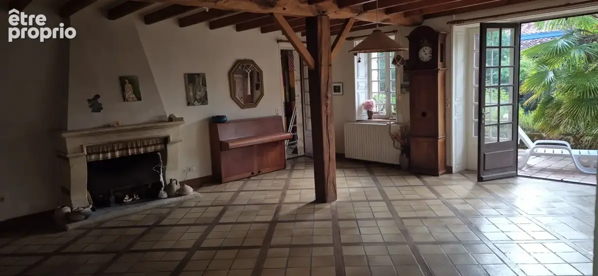 Corps de Ferme de 340 m2, avec plusieurs maisons indépendantes et 200 m2 de dépendances - photo 3