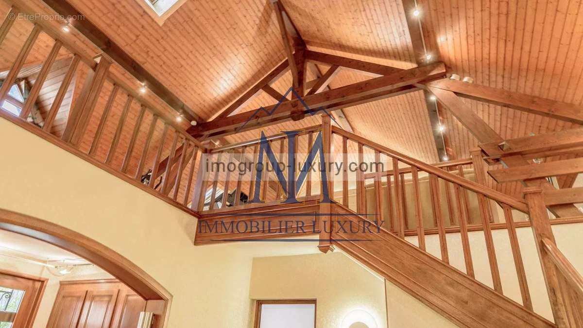 Maison à CHATILLON-SUR-CLUSES