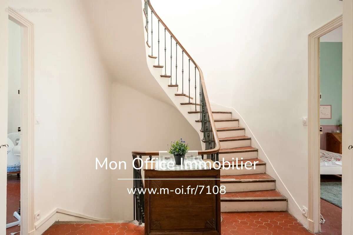 Référence : 7134-SKA - Maison 9 pièce(s) à Salon-de-Provence (13300) - photo 32