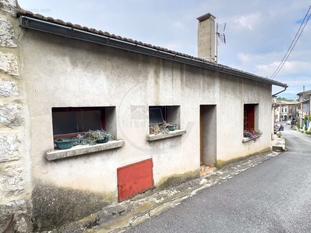 Maison à ROMPON