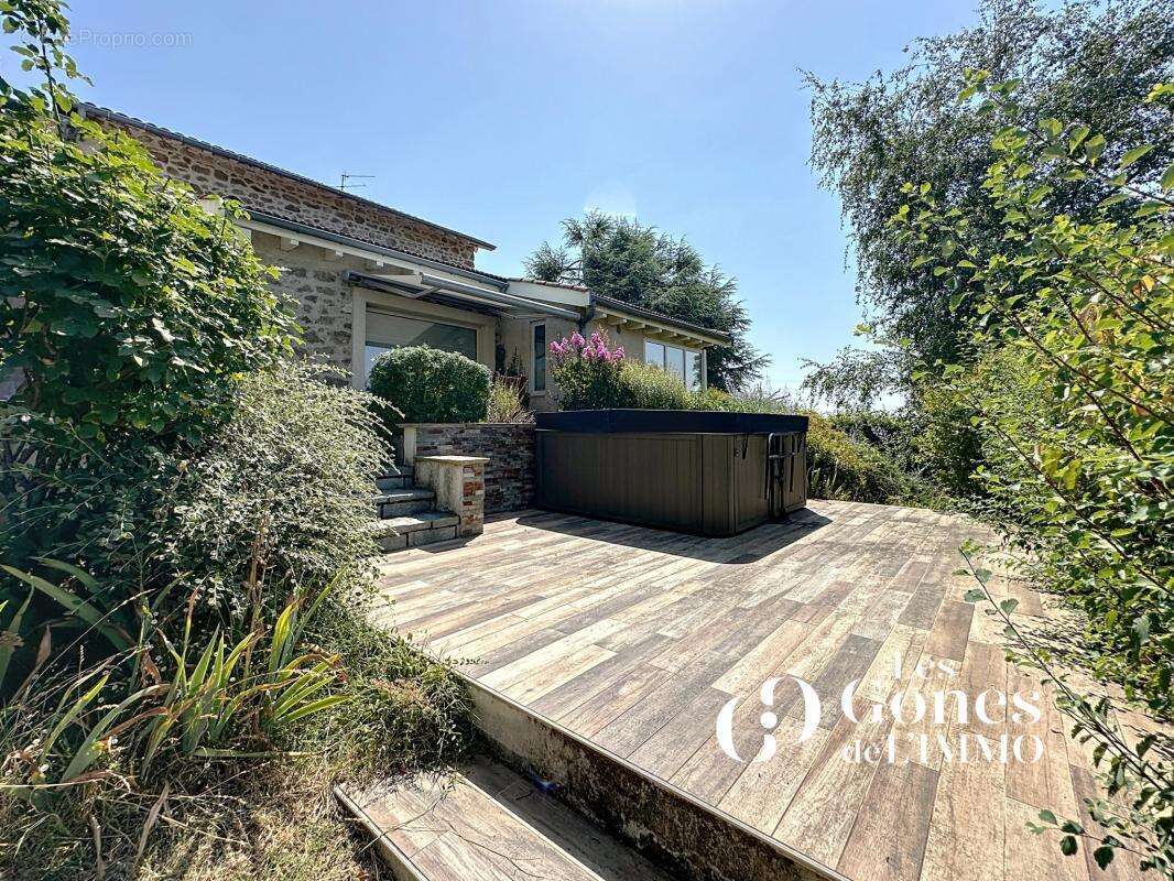 Maison à POLLIONNAY