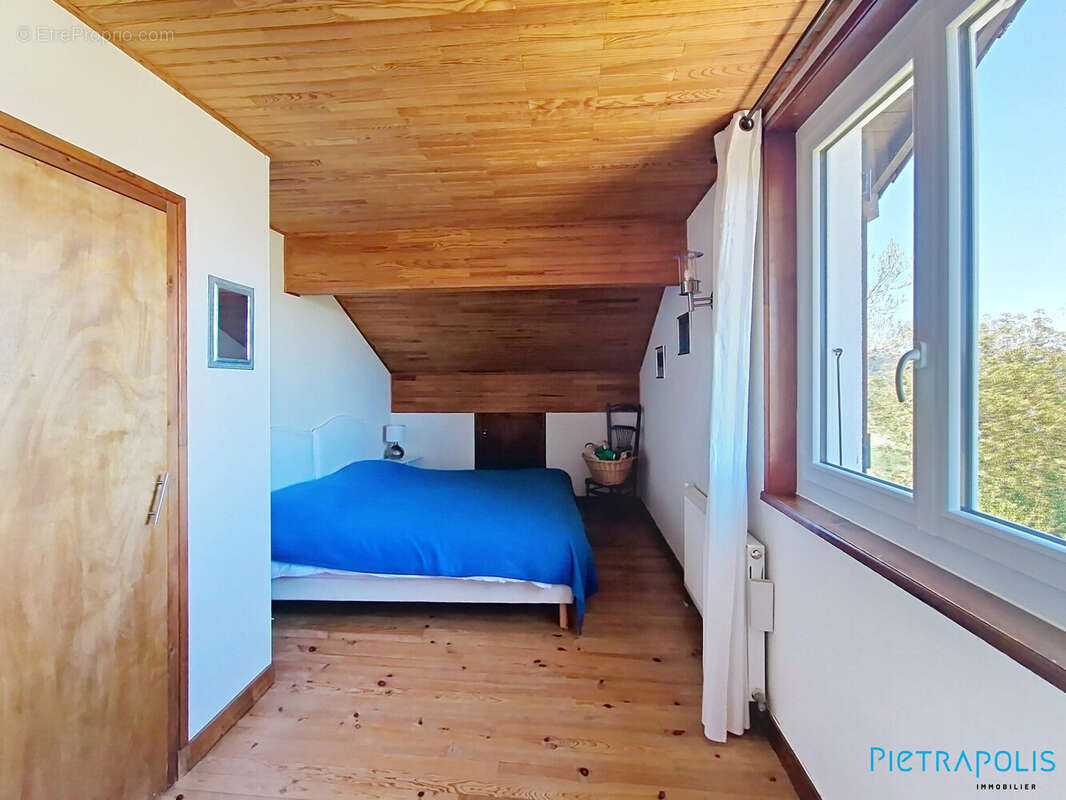 Maison 94 m² à Saint-Just-D'avray  - photo 9