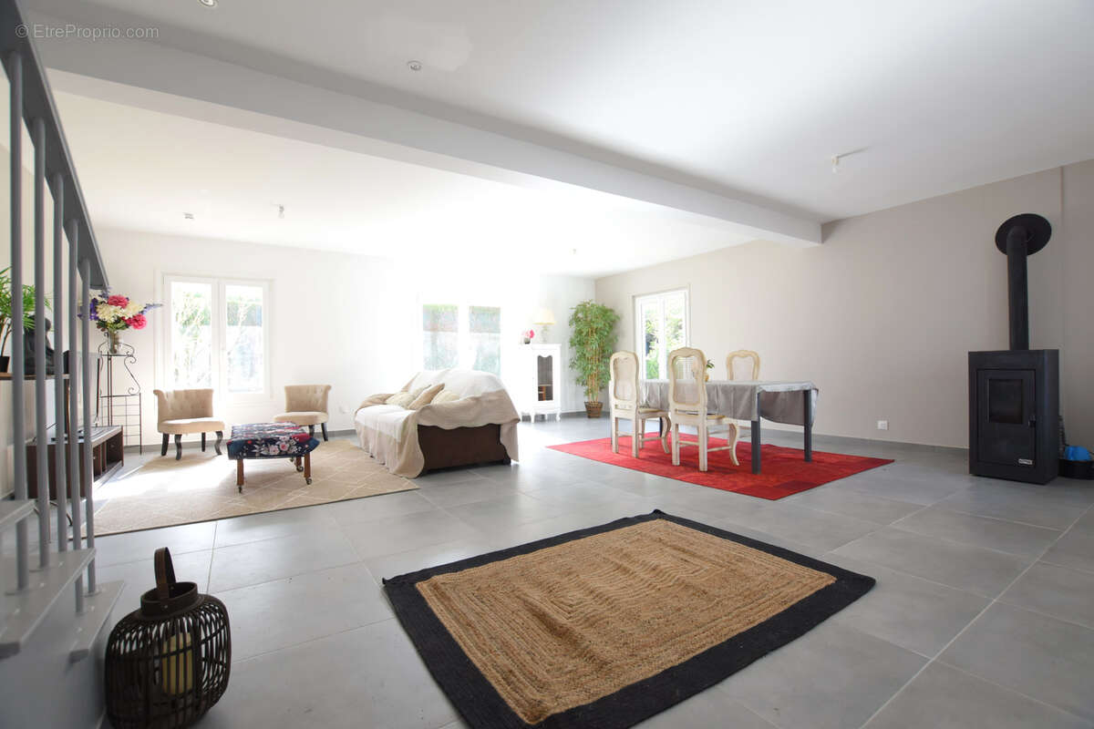 Maison à LES ESSARTS-LE-ROI