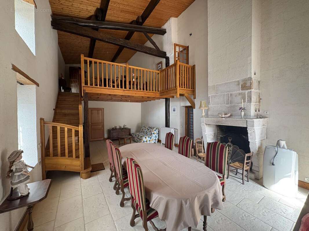 Maison 184 m² à Epannes  - photo 2