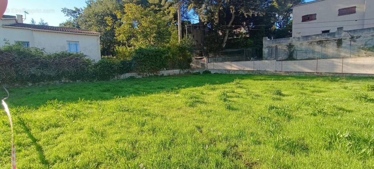 Terrain à SIX-FOURS-LES-PLAGES