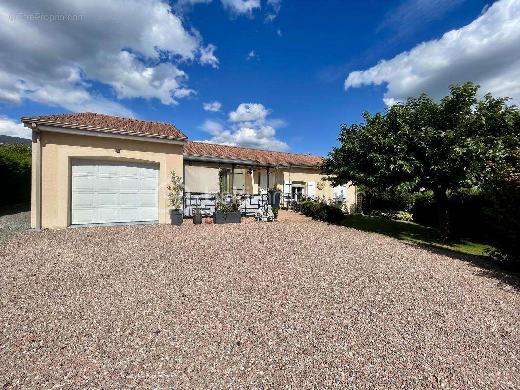 Maison à LE PALAIS-SUR-VIENNE