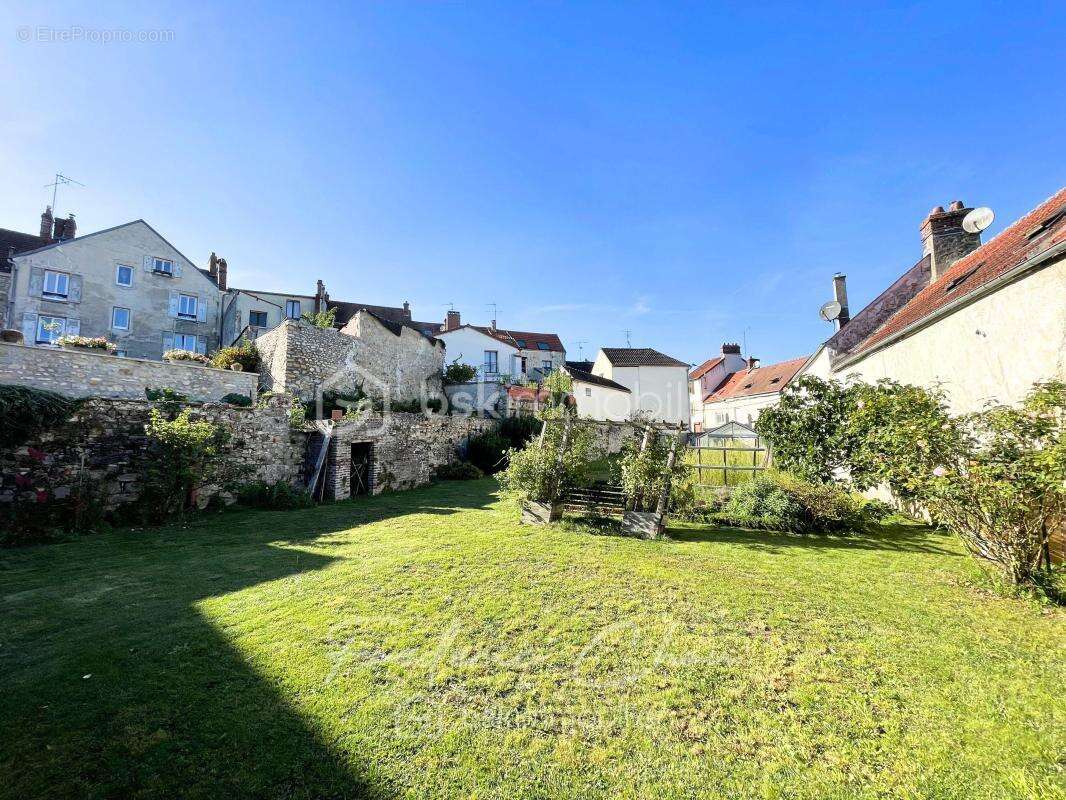 Maison à NANTEUIL-LE-HAUDOUIN