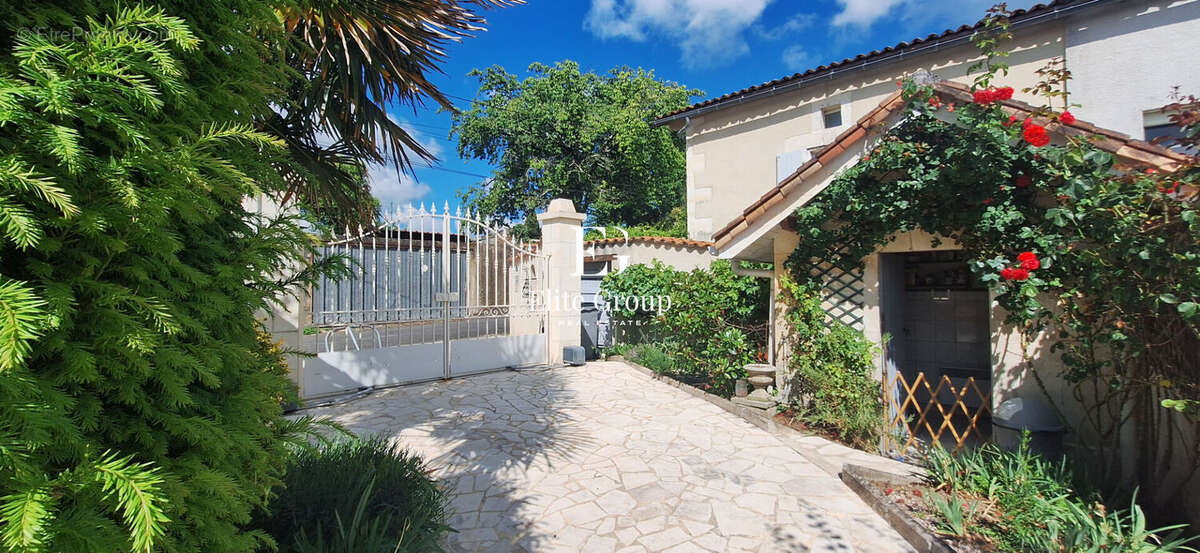 Maison à CHATEAUNEUF-SUR-CHARENTE