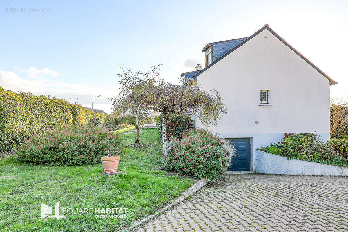 Maison à MONTREUIL-JUIGNE