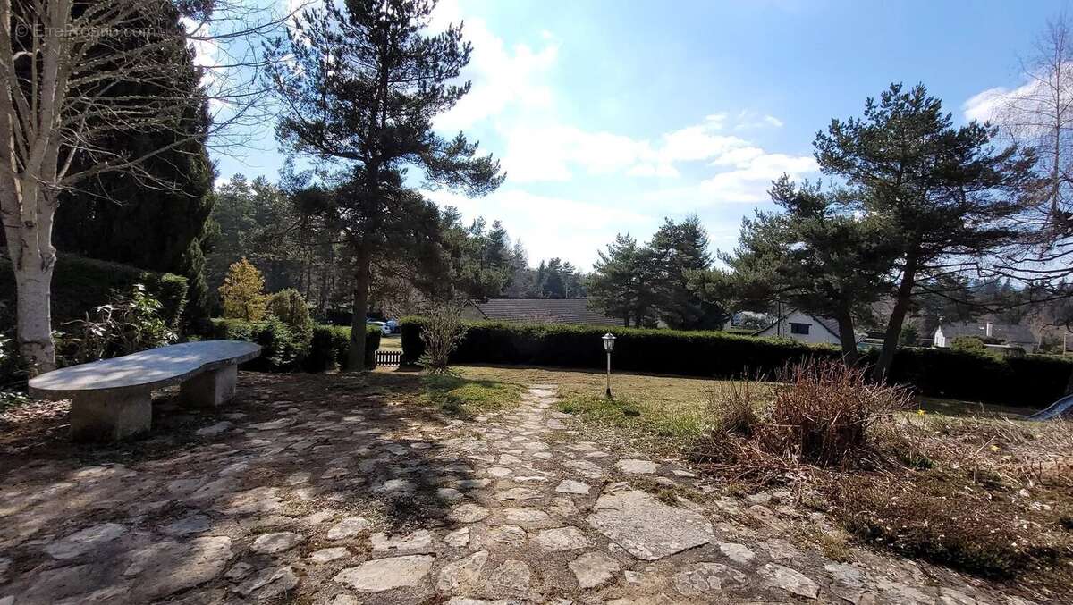 Maison à LE CHAMBON-SUR-LIGNON