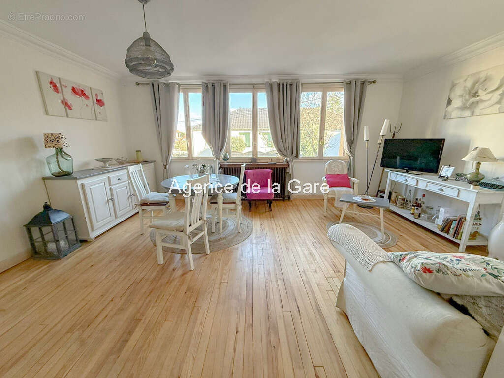 Maison à SARTROUVILLE