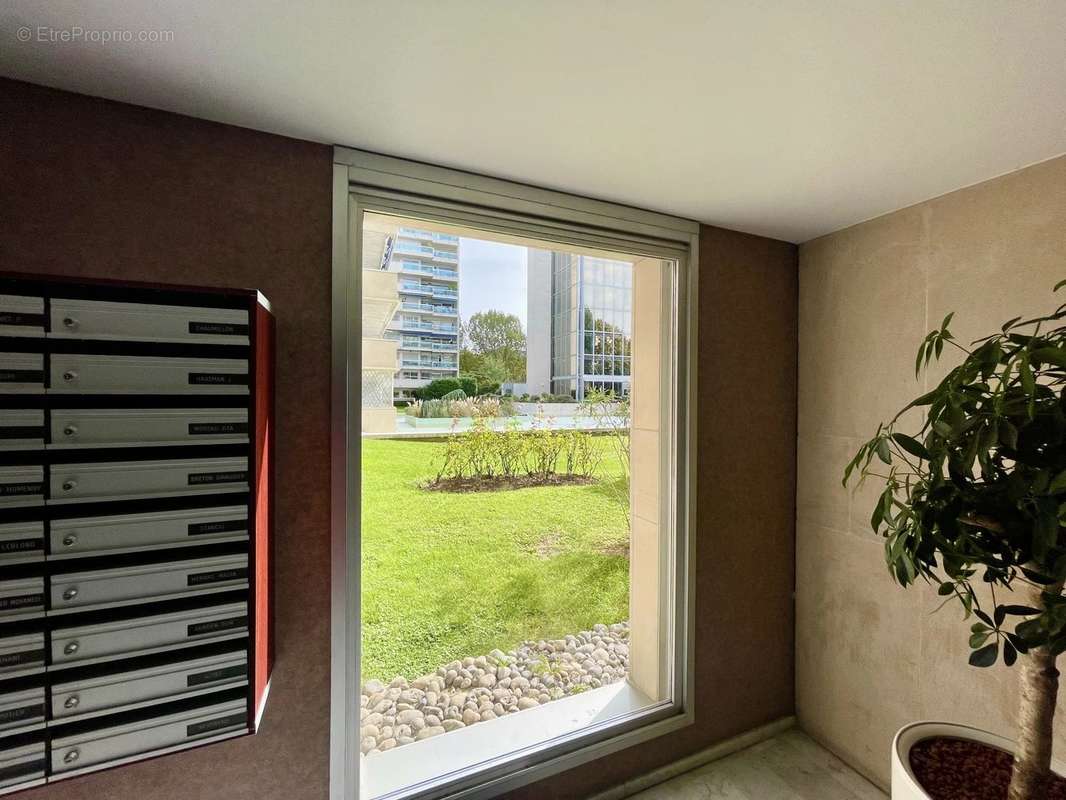 Appartement à NEUILLY-SUR-SEINE